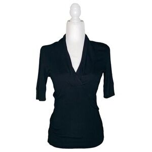 BLACK EXPRESS V-NECK TOP · SIZE S